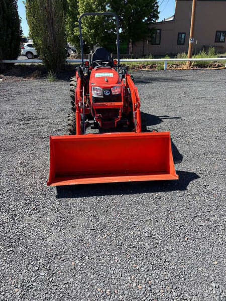 Image of Kubota LX3520HSD equipment image 2