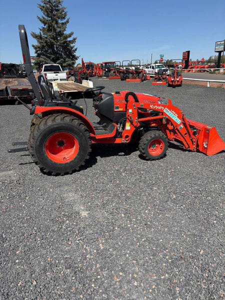 Kubota LX3520HSD Equipment Image0