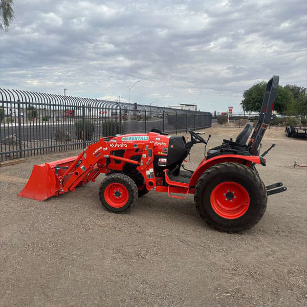 Image of Kubota LX3520HSD equipment image 4
