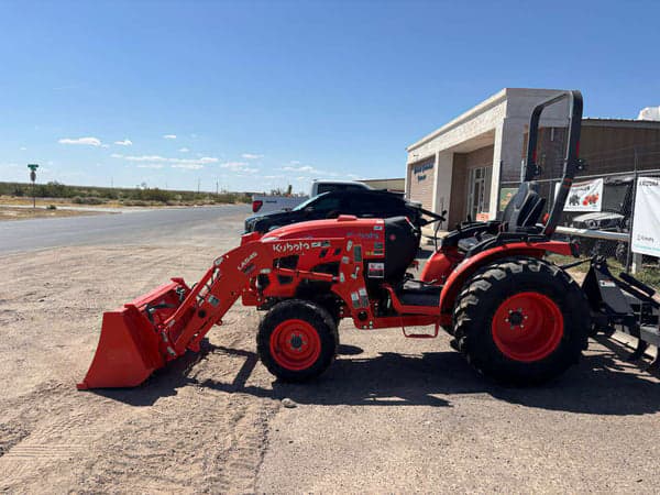 Image of Kubota LX3520HSD Primary image
