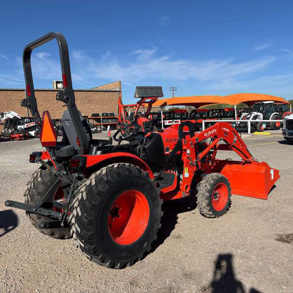 Image of Kubota LX3520HSD equipment image 1