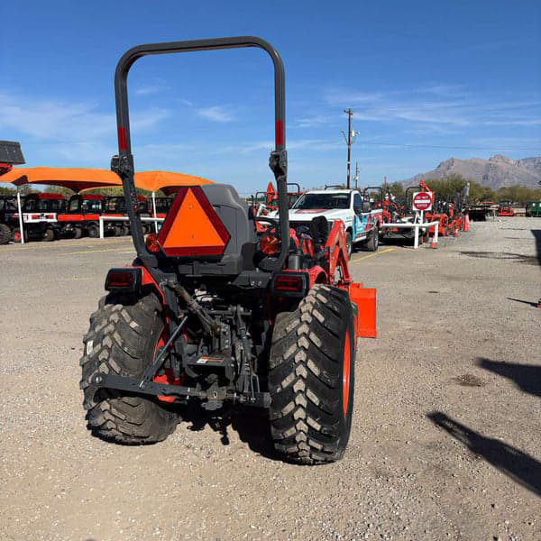 Image of Kubota LX3520HSD equipment image 3