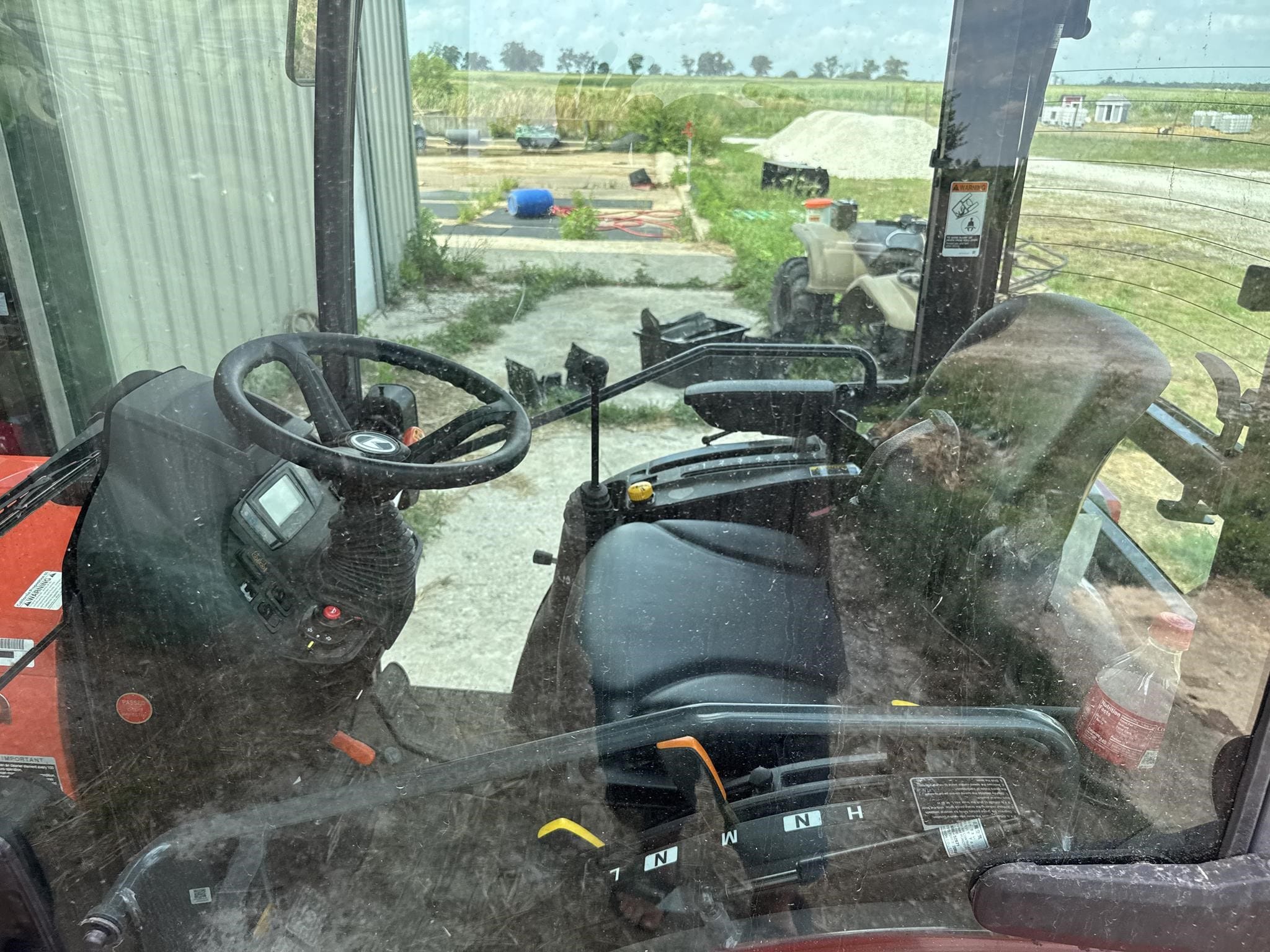 2024 Kubota LX3520HSDC Equipment Image0