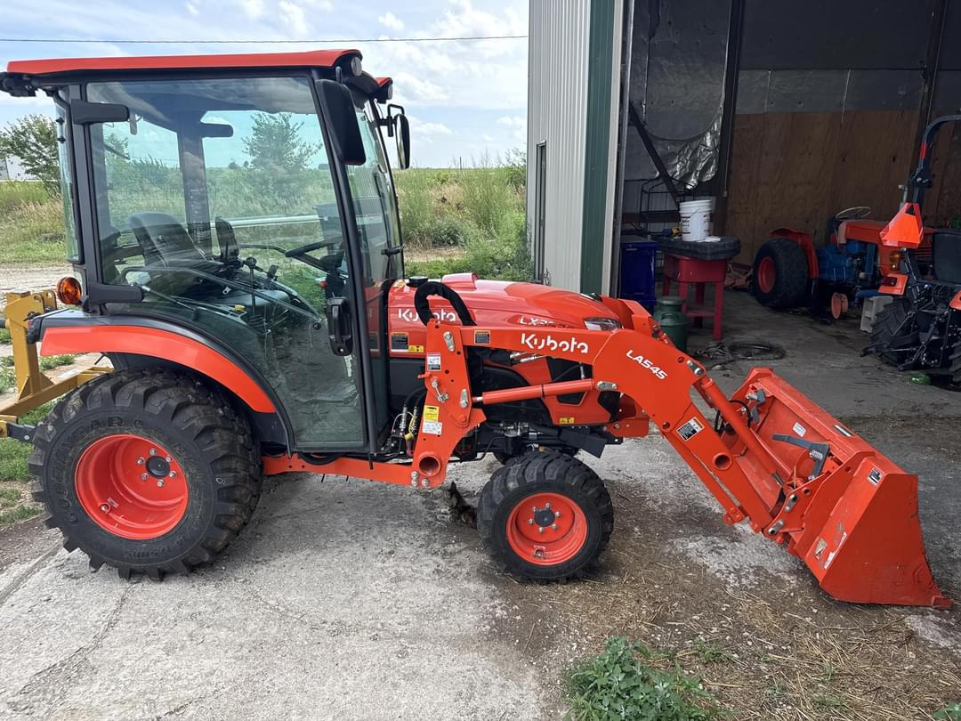 Image of Kubota LX3520HSDC Primary Image