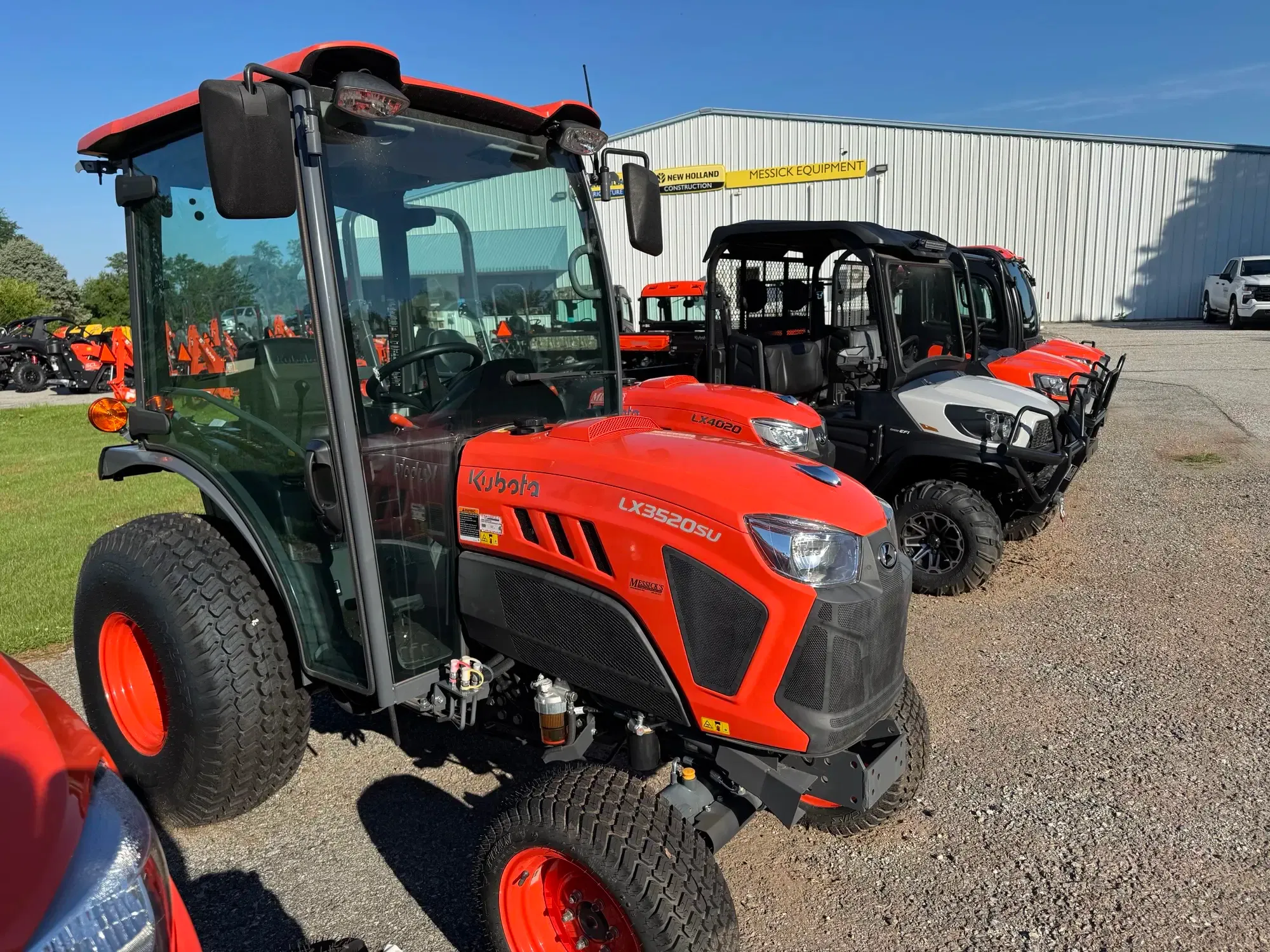 Kubota LX3520SUHSDC Equipment Image0