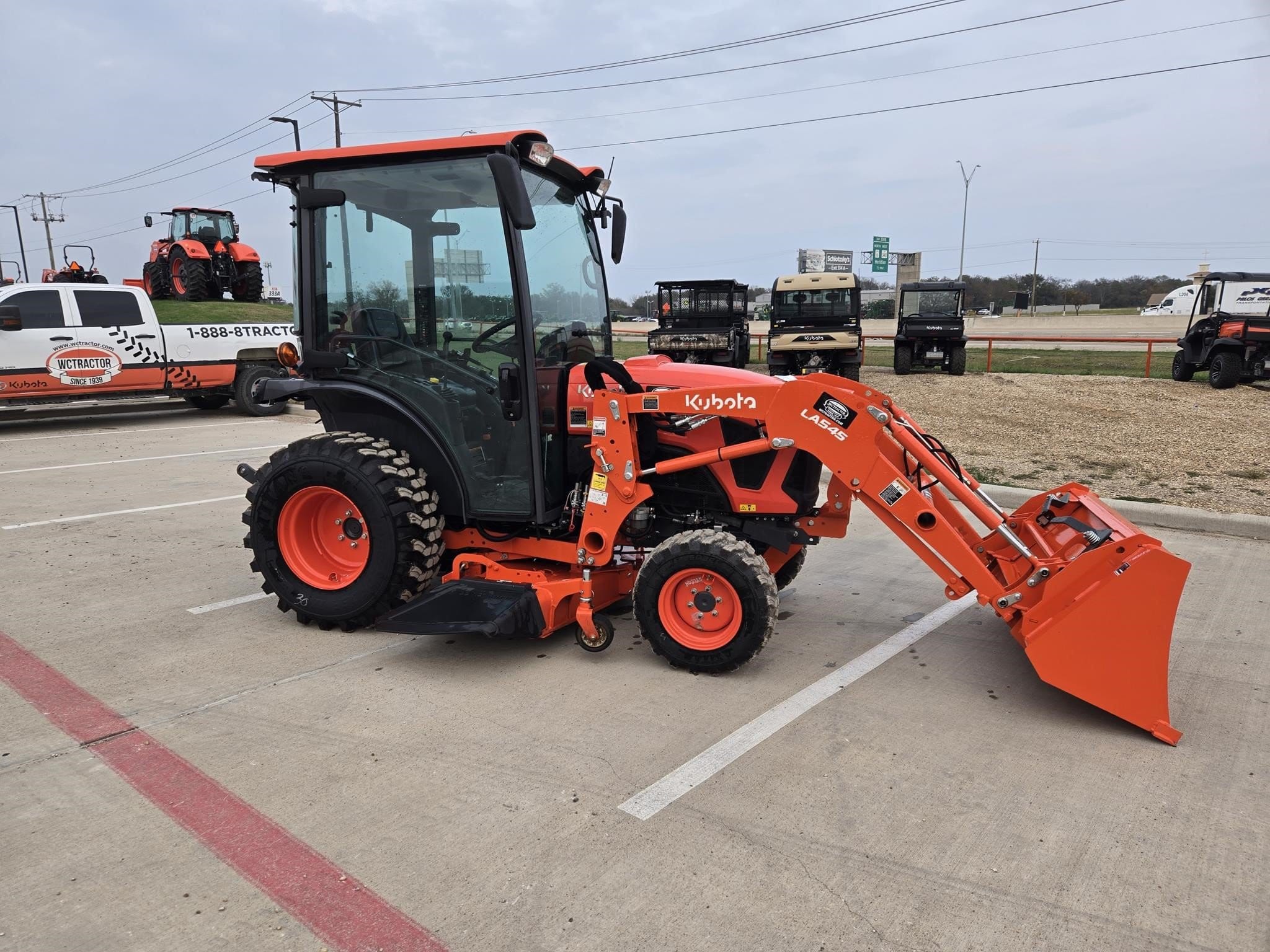 2023 Kubota LX3520SUHSDC Equipment Image0