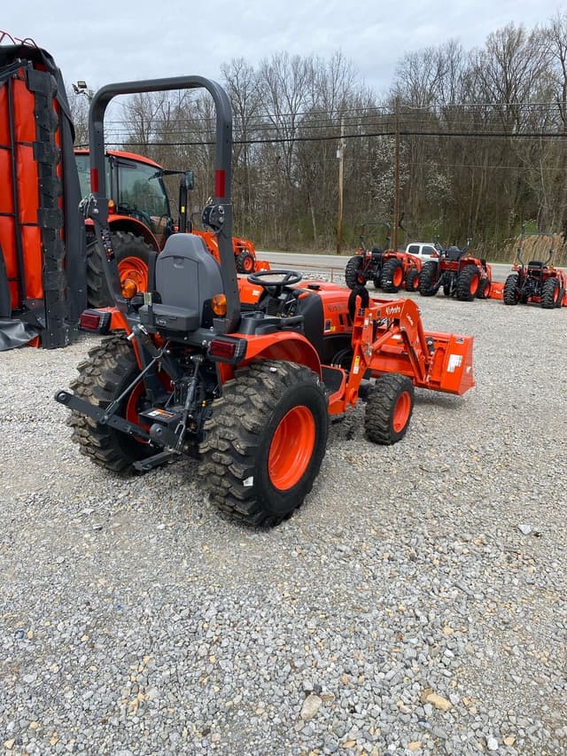 Image of Kubota LX4020 equipment image 2