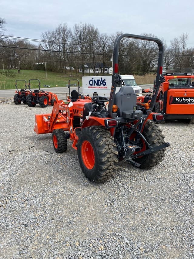 Image of Kubota LX4020 equipment image 4