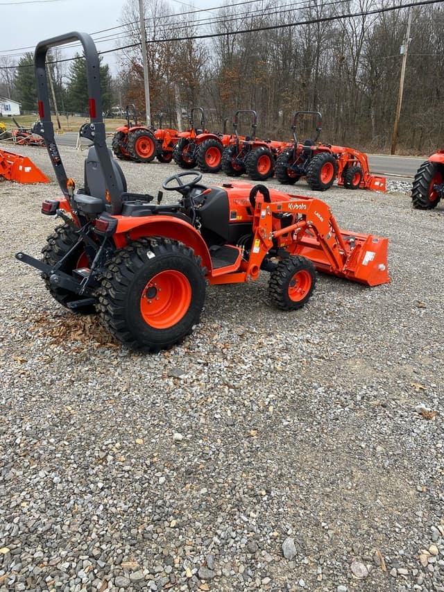 Image of Kubota LX4020 equipment image 3