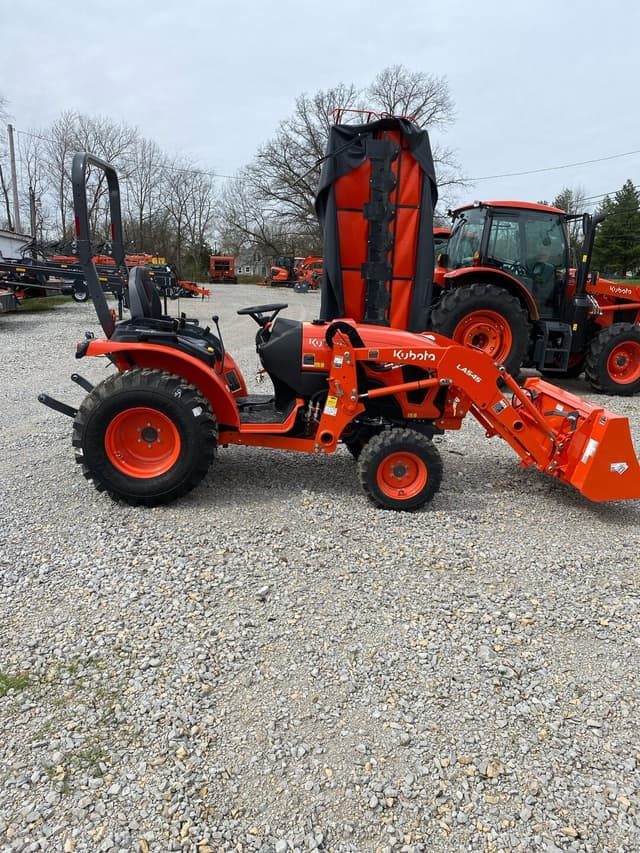Image of Kubota LX4020 equipment image 1