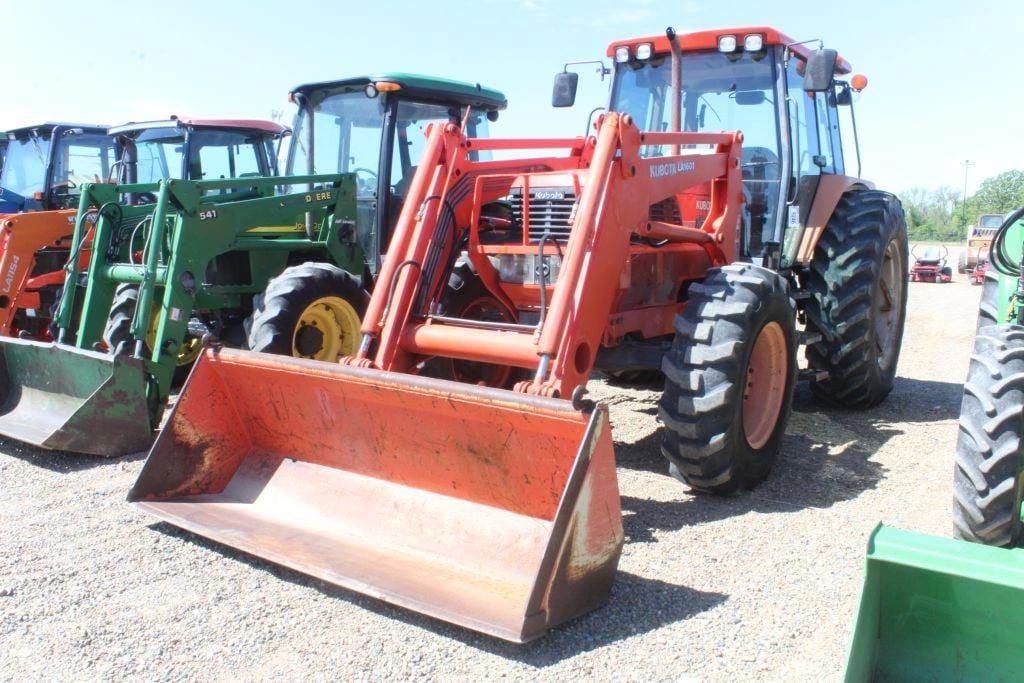 Kubota M120 Equipment Image0