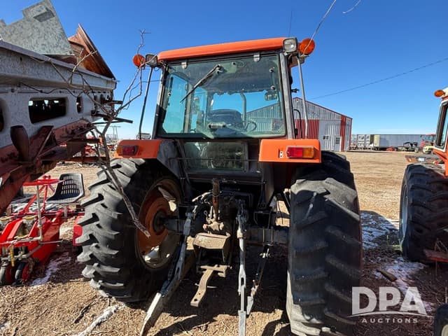 Image of Kubota M120 equipment image 2
