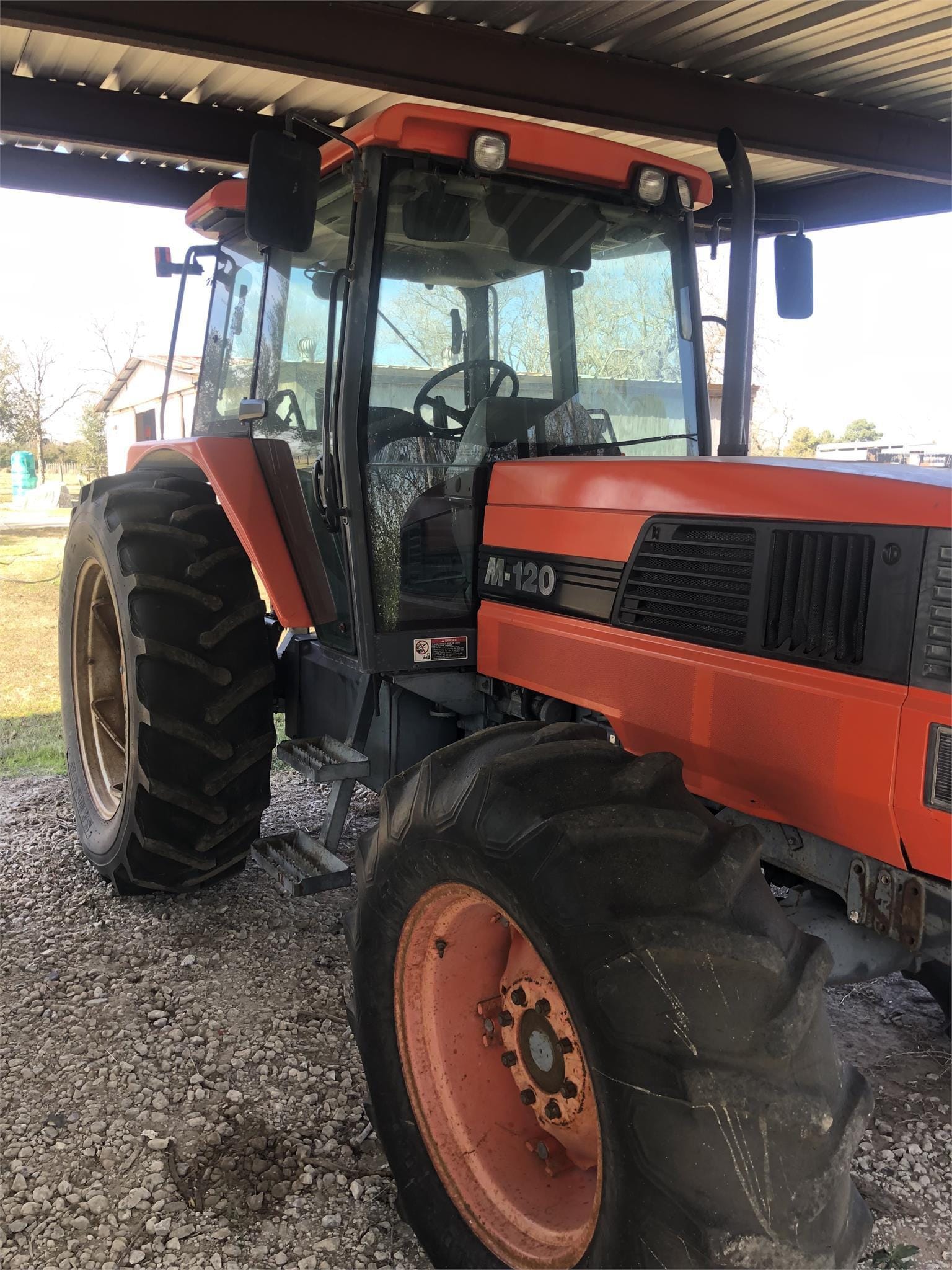 Main image Kubota M120