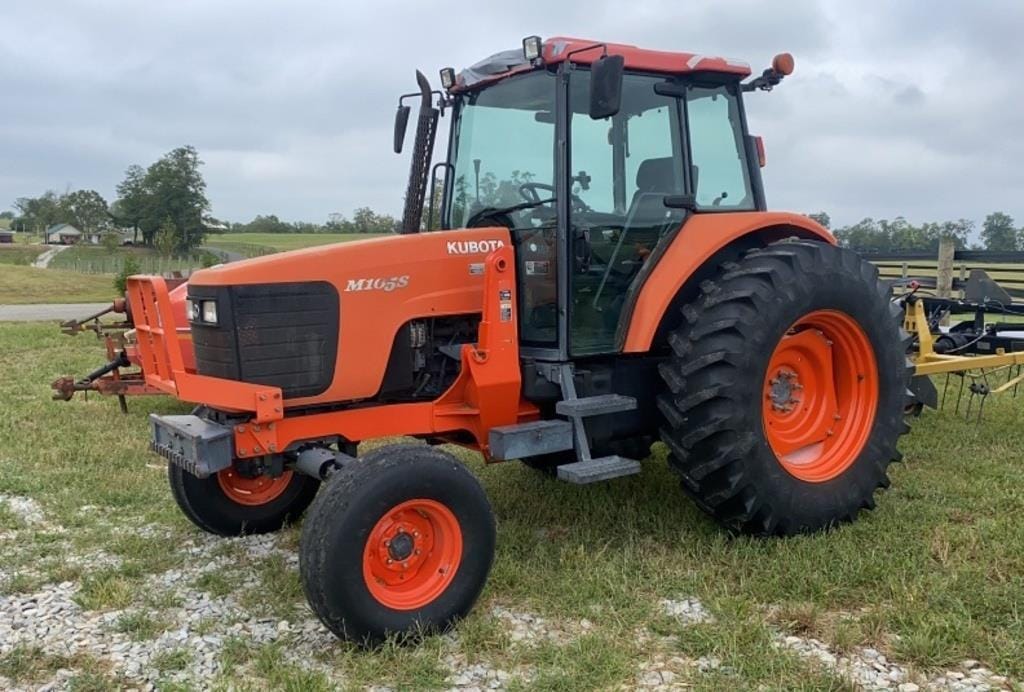 Main image Kubota M105S