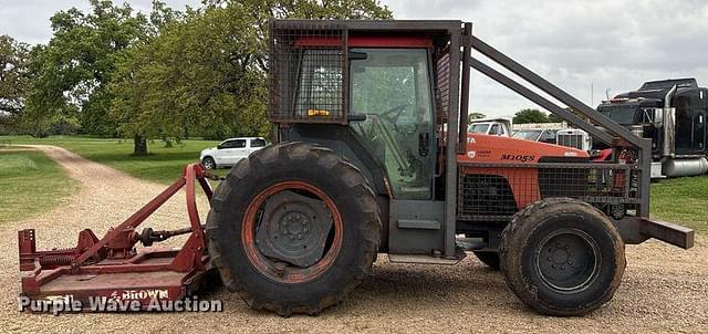 Image of Kubota M105S equipment image 3
