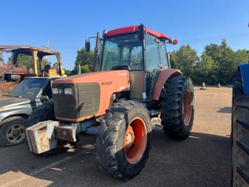 Main image Kubota M105S