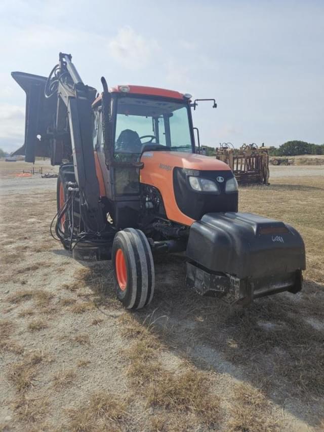 Image of Kubota M108S equipment image 2