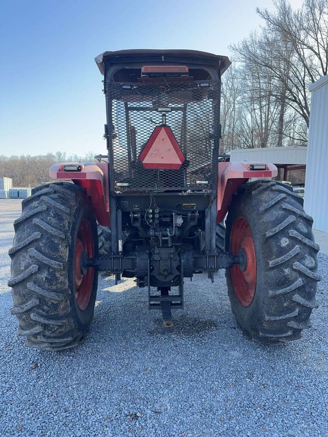 Image of Kubota M108S equipment image 3