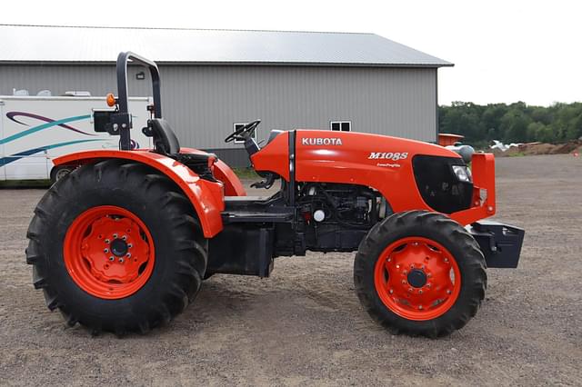 Image of Kubota M108S equipment image 3