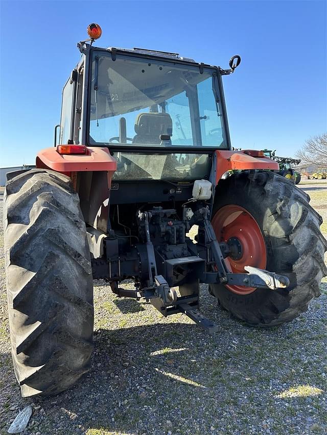 Image of Kubota M108S equipment image 2