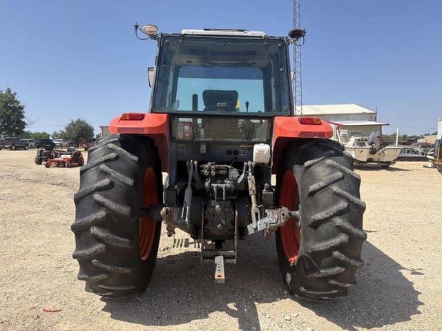 Image of Kubota M108S equipment image 3