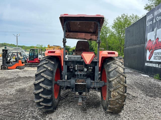 Image of Kubota M108S equipment image 2