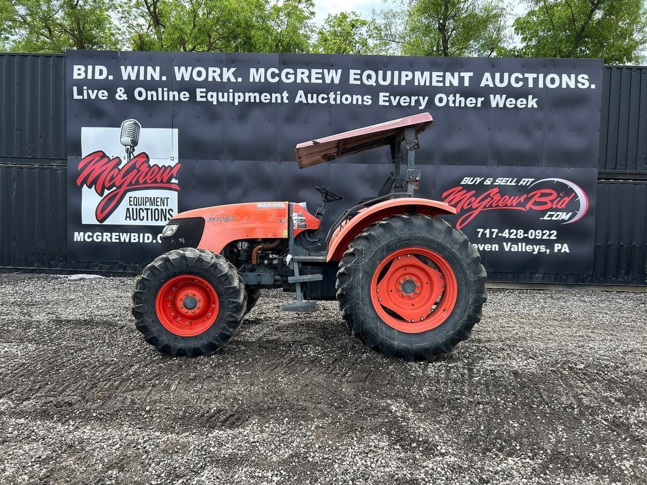 Kubota M108S Equipment Image0