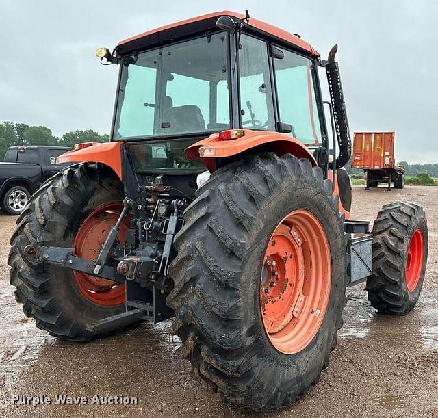 Image of Kubota M108S equipment image 4