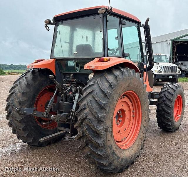 Image of Kubota M108S equipment image 4