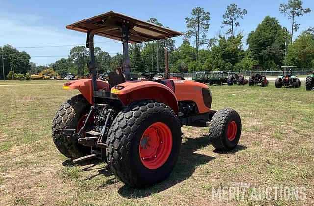 Image of Kubota M108S equipment image 4