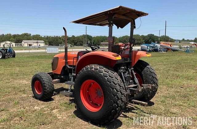 Image of Kubota M108S equipment image 2