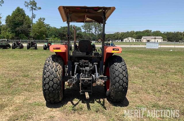 Image of Kubota M108S equipment image 3