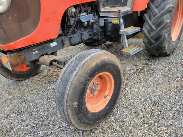 Image of Kubota M108S equipment image 2