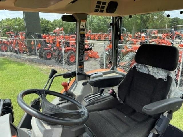 2010 Kubota M108S Equipment Image0