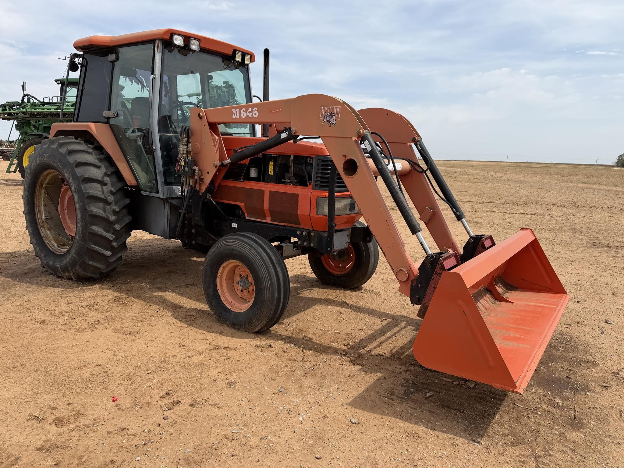Kubota M110 Equipment Image0