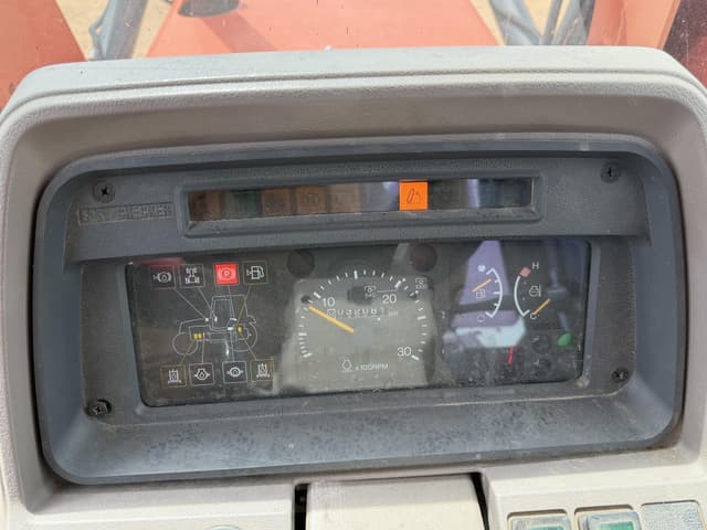 Image of Kubota M110 equipment image 2