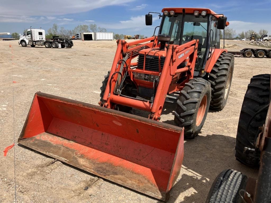 Main image Kubota M120