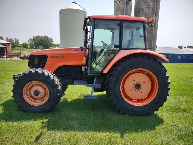 Image of Kubota M125X equipment image 1
