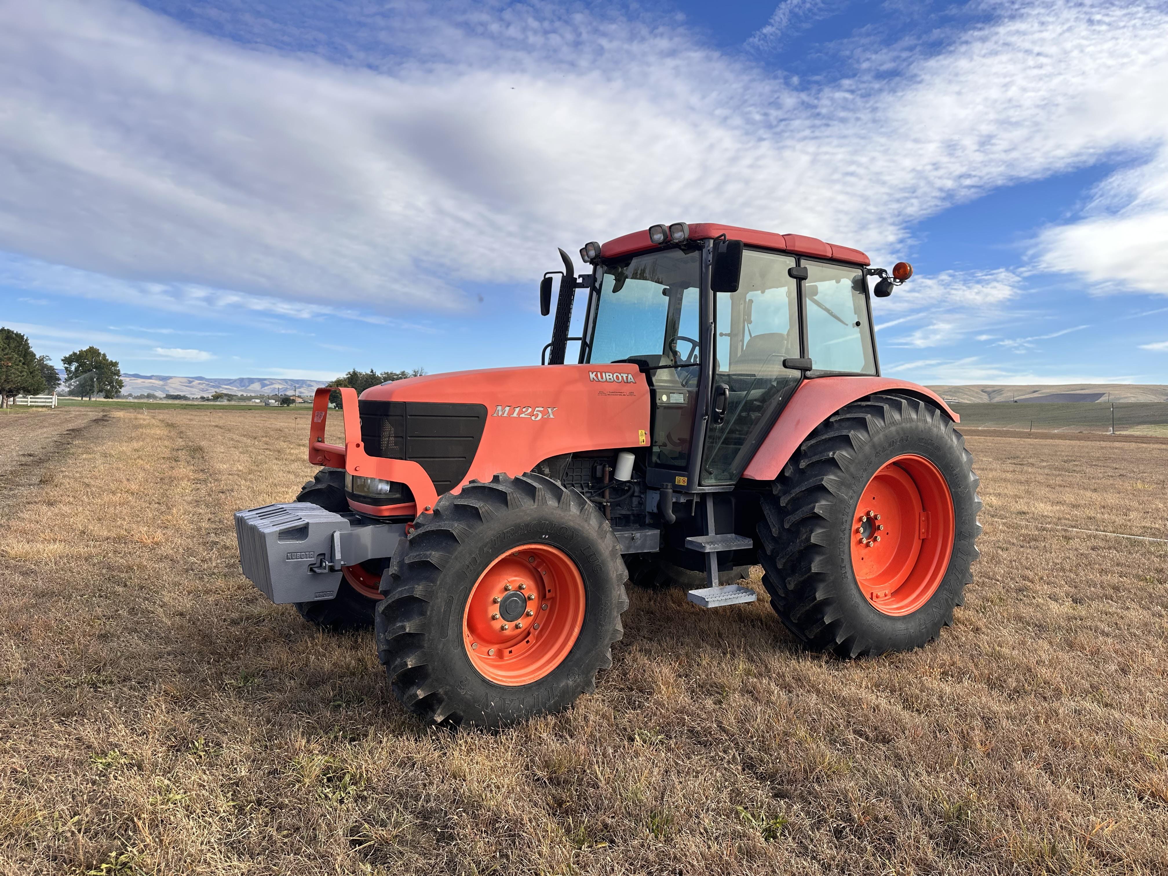 Main image Kubota M125X