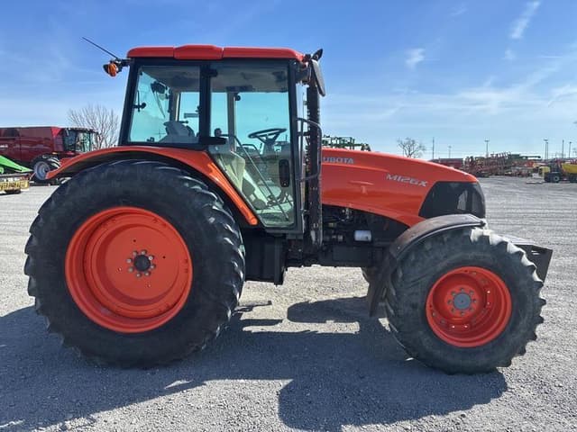 Image of Kubota M126X equipment image 3