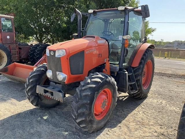 Image of Kubota M135GX equipment image 3