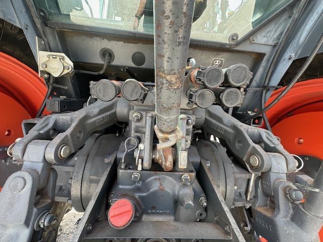 Image of Kubota M135X equipment image 4