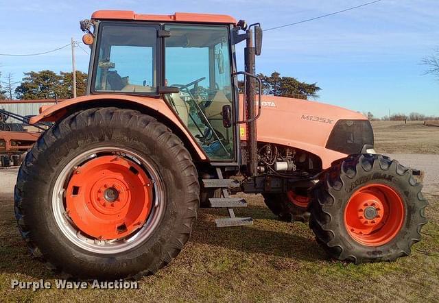 Image of Kubota M135X equipment image 3