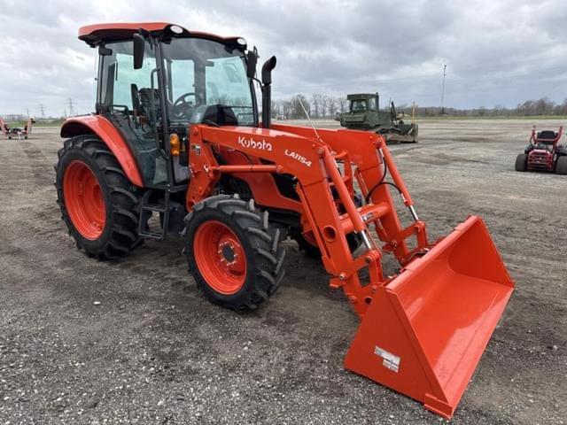 Image of Kubota M4-071 equipment image 4