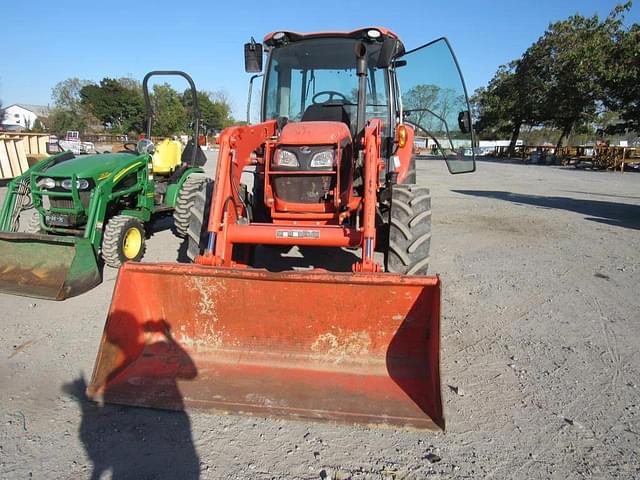 Image of Kubota M4-071 equipment image 2