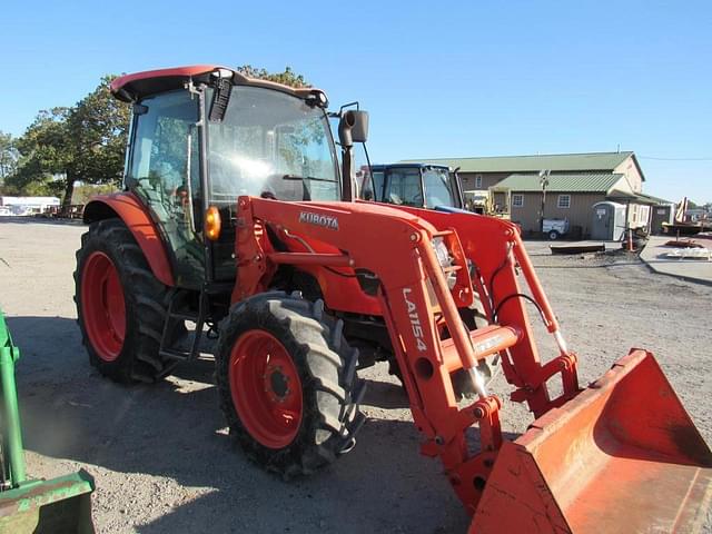 Image of Kubota M4-071 equipment image 4