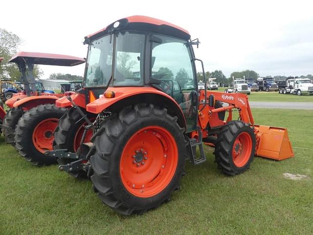 Image of Kubota M4-071 equipment image 2