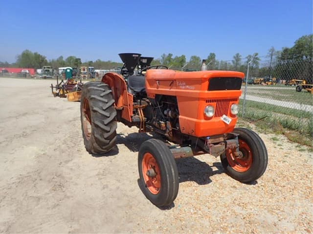 Image of Kubota M4000 equipment image 3