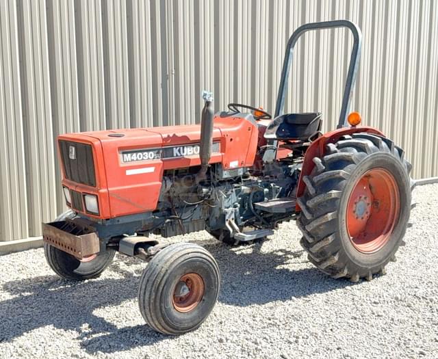 Image of Kubota M4030SU equipment image 1