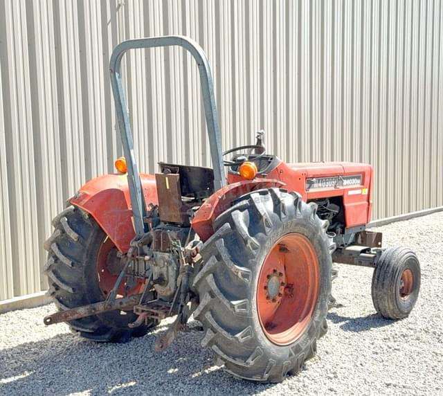 Image of Kubota M4030SU equipment image 4